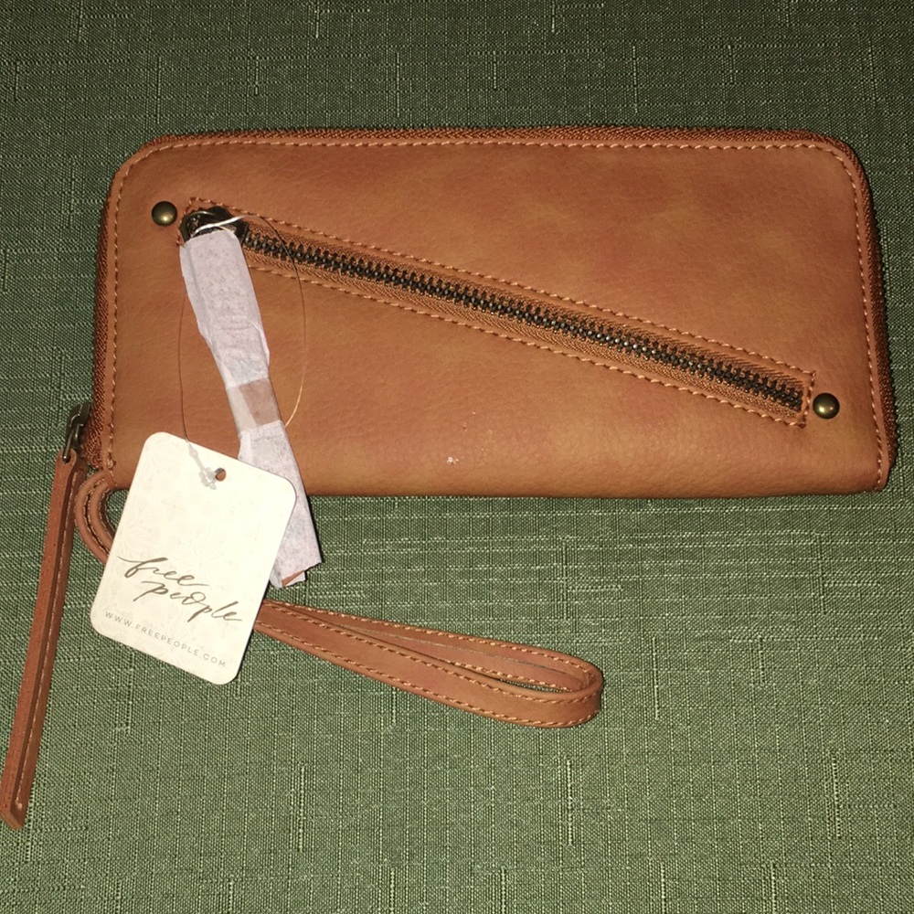 Free People Tan Leather Wallet, New with tags!